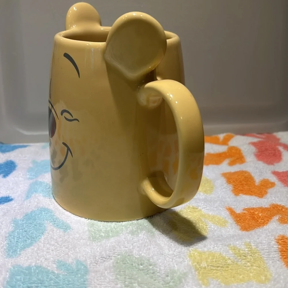 Winnie the Pooh, Disney mug. Hallmark Disney.